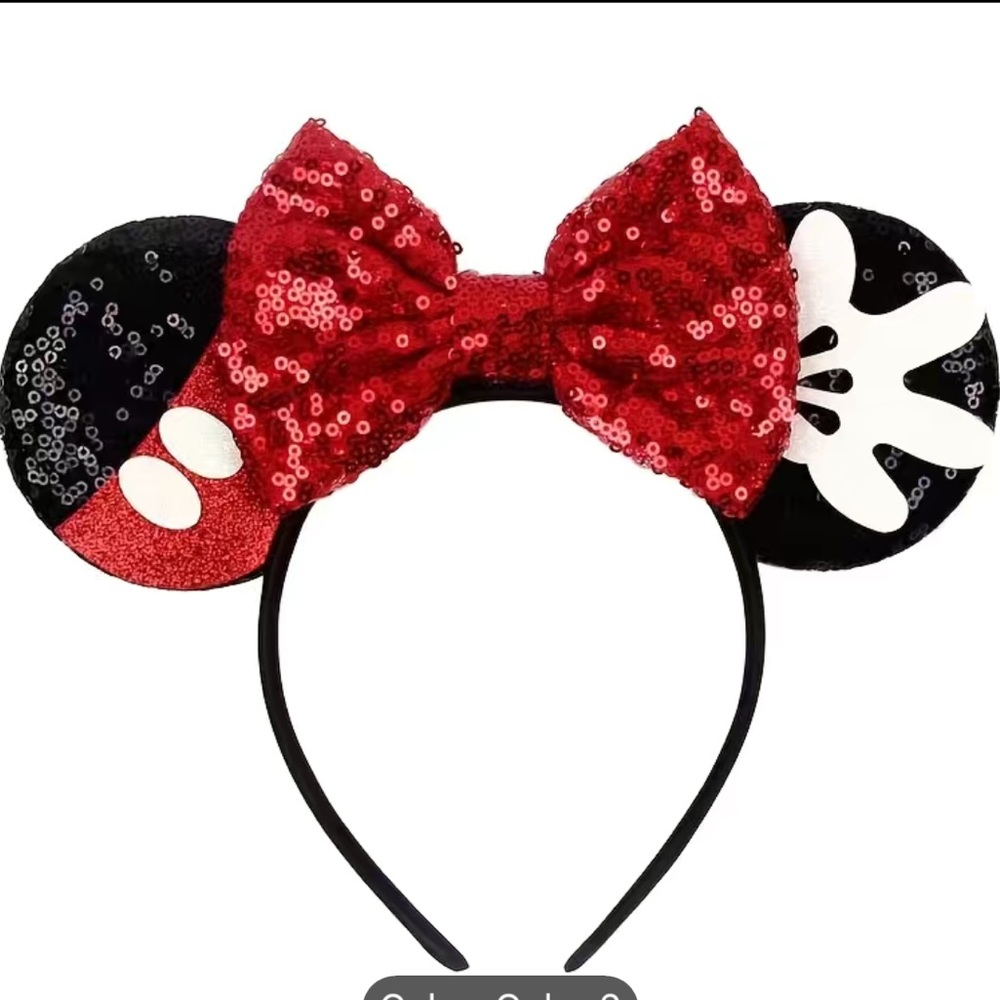 NWOT Christmas Minnie Ears Headband